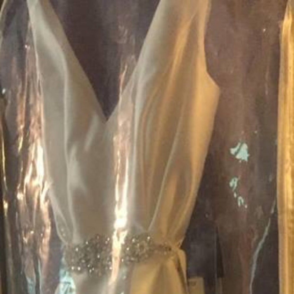 White High-Low Formal Dress - Picture 4 of 6